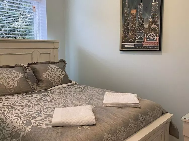 پانسیون Wrigleyville Inn