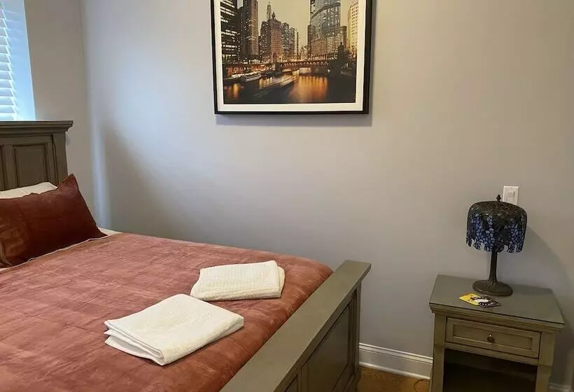 پانسیون Wrigleyville Inn