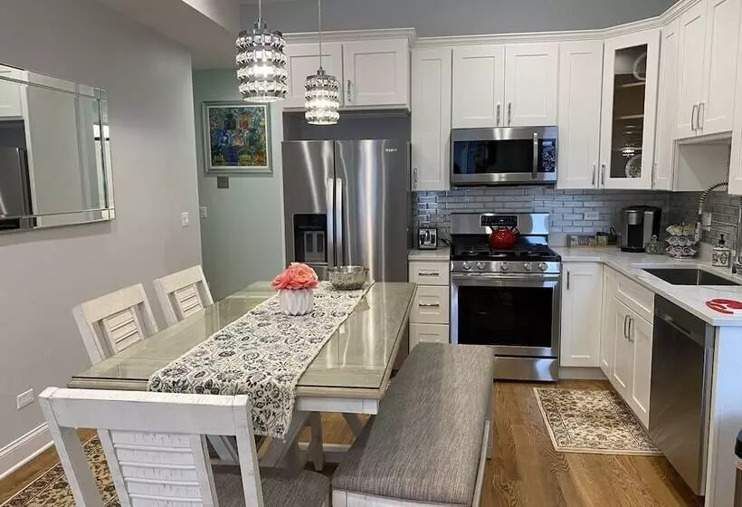 پانسیون Wrigleyville Inn