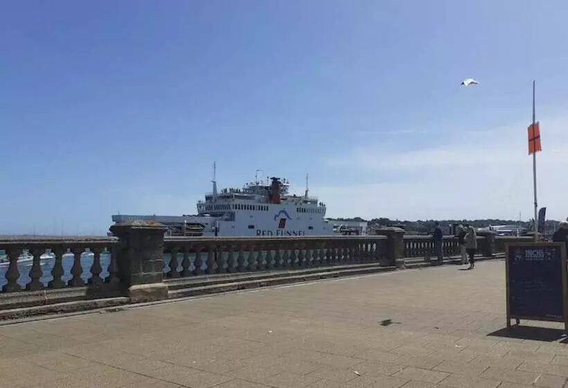 レジデンス Marinaa Inn, Welcome Home