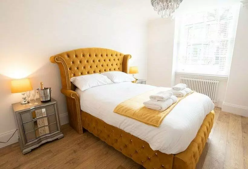 Ridley House Apartments