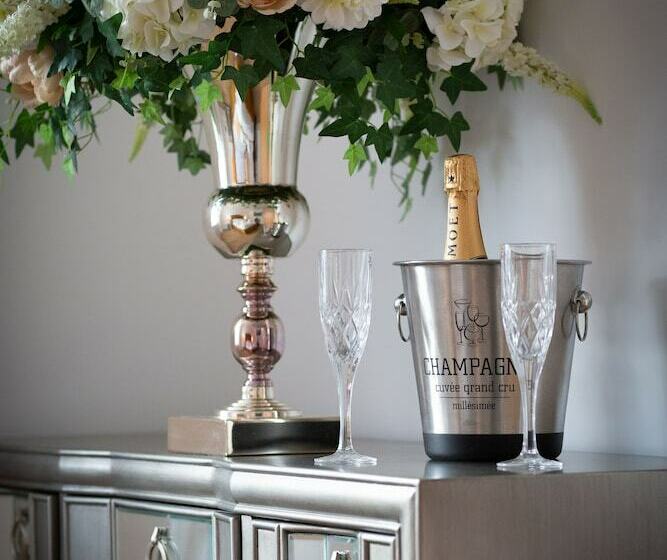 Ridley House Apartments