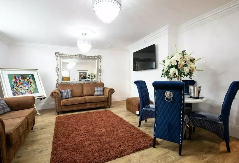 Ridley House Apartments