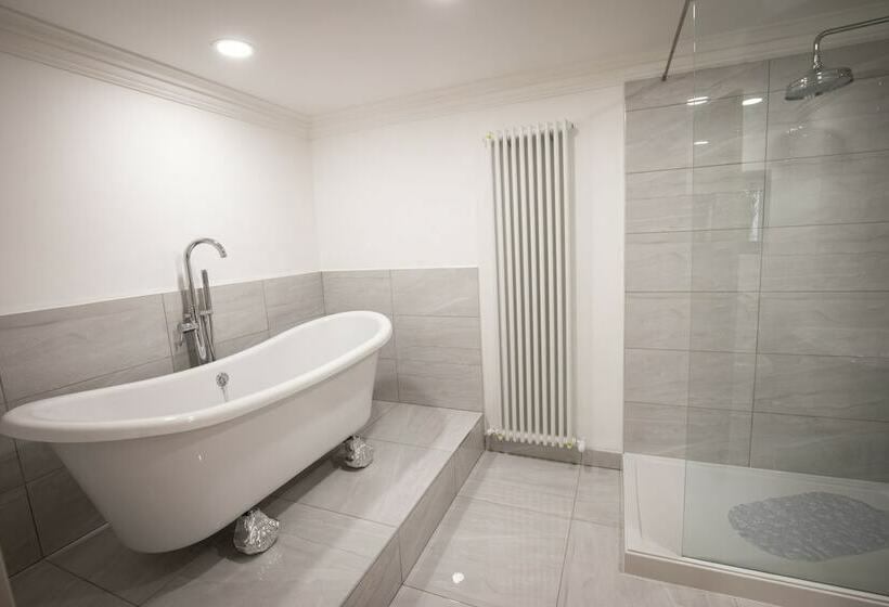 Ridley House Apartments