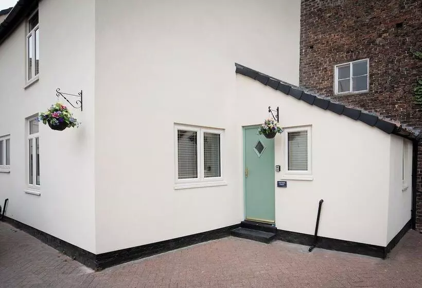 Ridley House Apartments