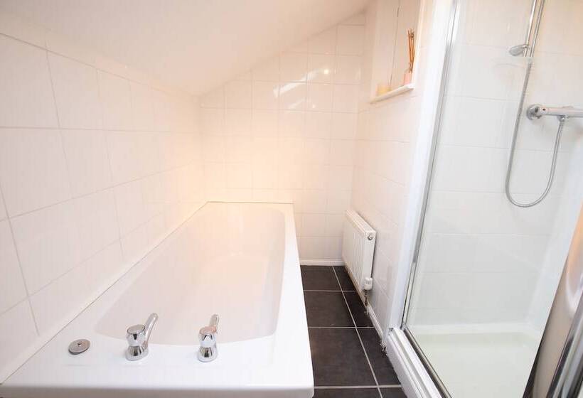 Ridley House Apartments