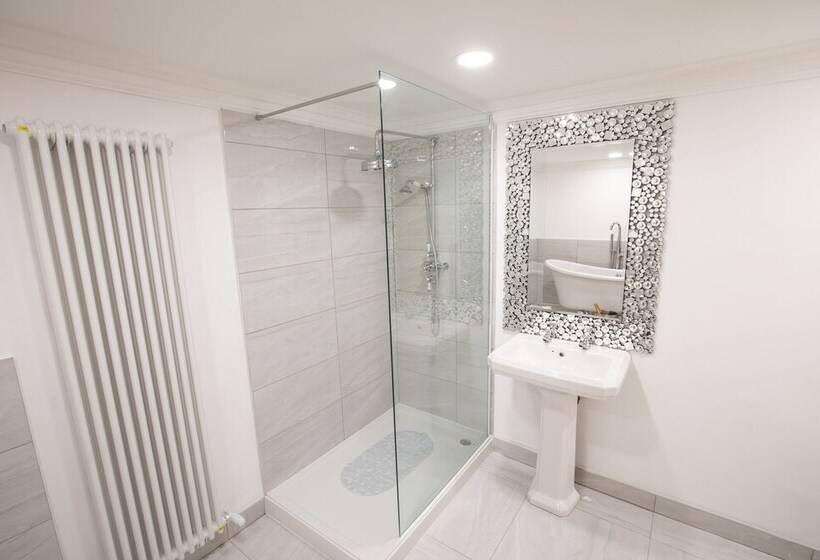 Ridley House Apartments