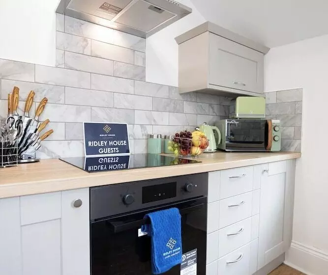 Ridley House Apartments