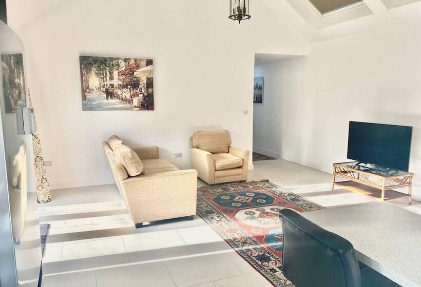 The Cart House Staverton Cheltenham