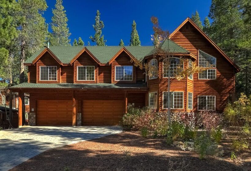 The Lodge On Oaxaco   Epic Man Cave / Billiard Room