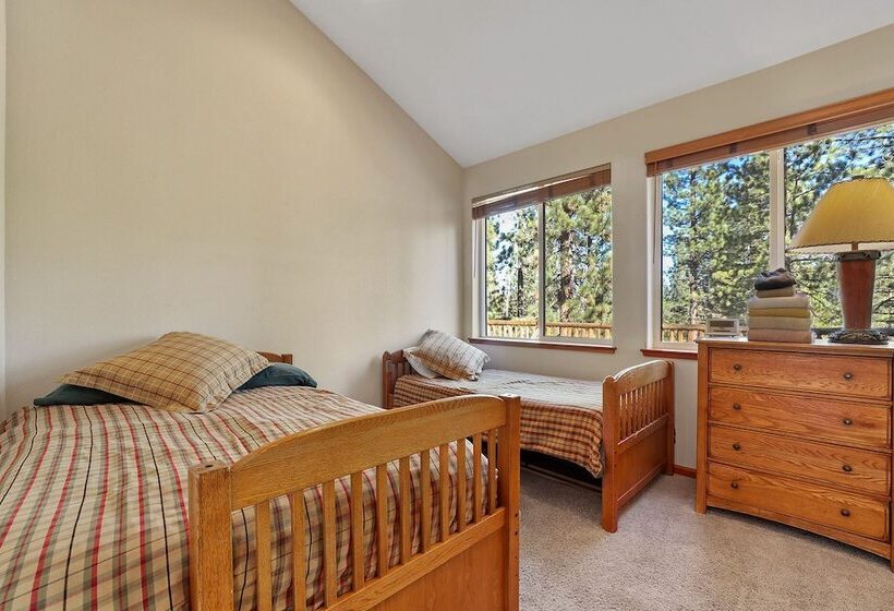 The Lodge On Oaxaco   Epic Man Cave / Billiard Room