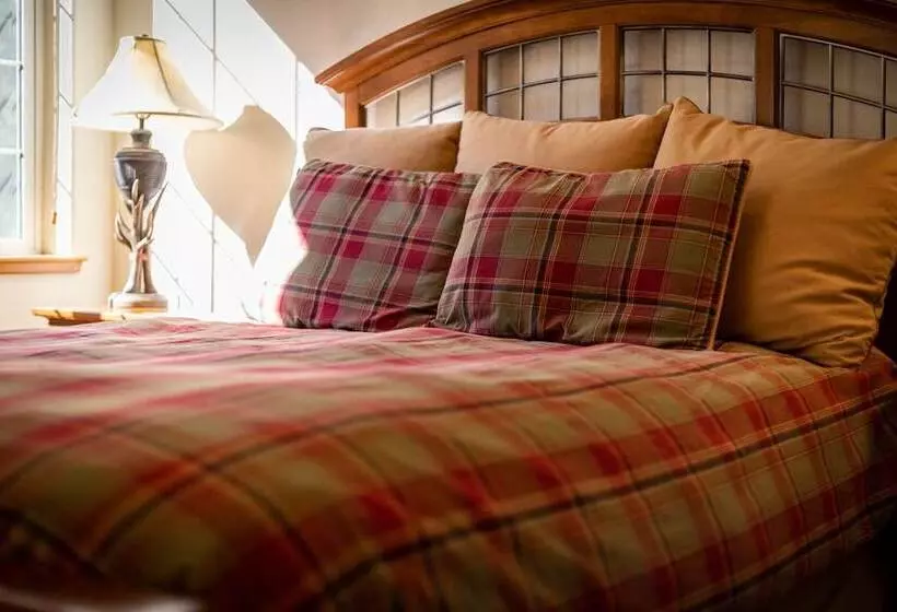 The Lodge On Oaxaco   Epic Man Cave / Billiard Room