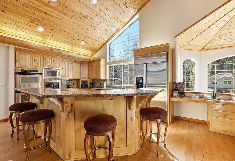 The Lodge On Oaxaco   Epic Man Cave / Billiard Room