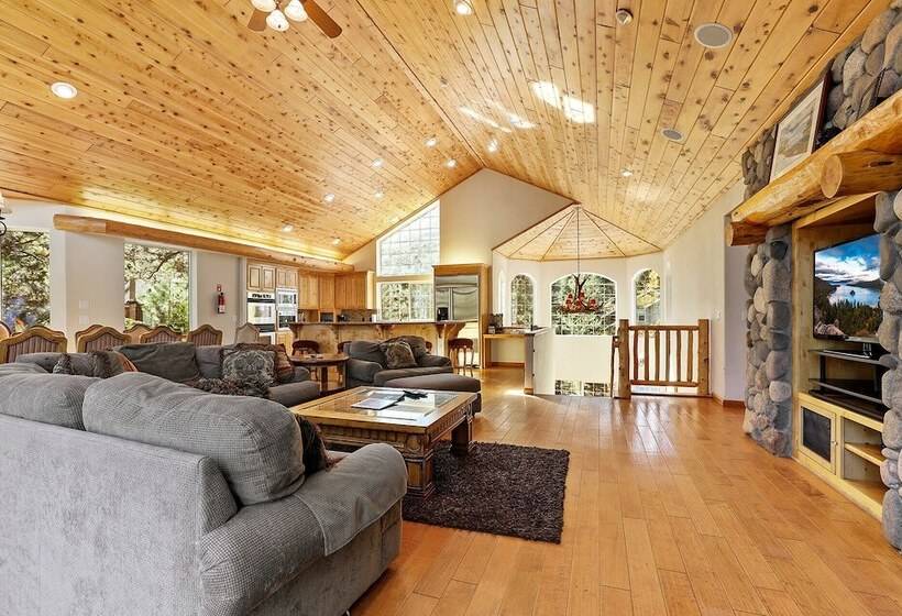 The Lodge On Oaxaco   Epic Man Cave / Billiard Room