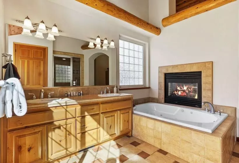 The Lodge On Oaxaco   Epic Man Cave / Billiard Room