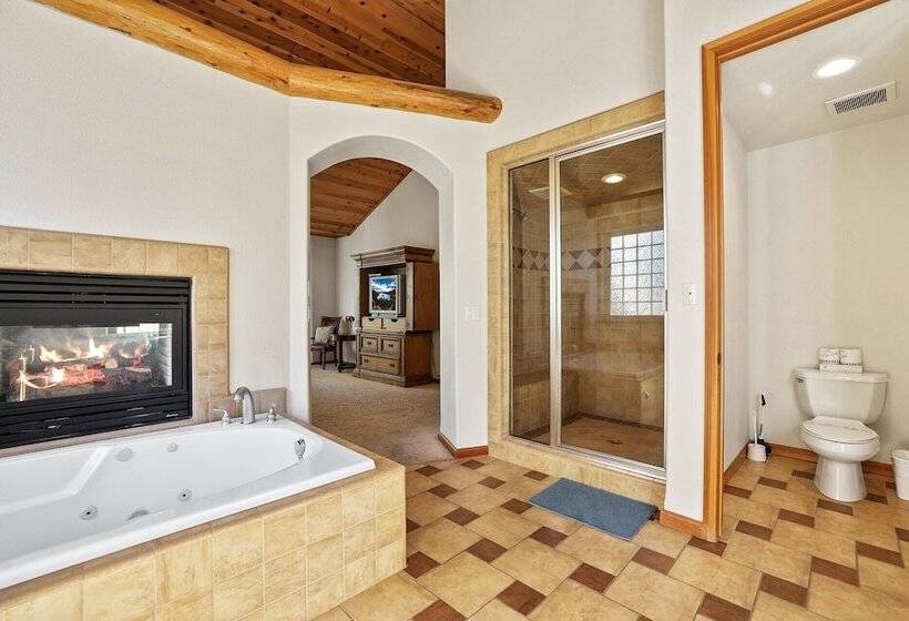 The Lodge On Oaxaco   Epic Man Cave / Billiard Room