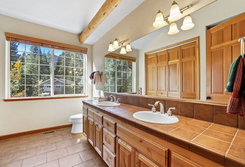 The Lodge On Oaxaco   Epic Man Cave / Billiard Room