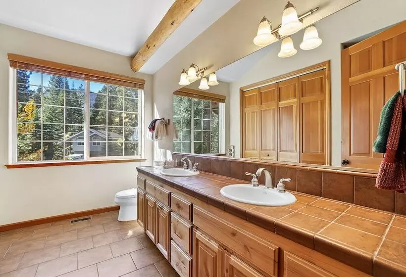 The Lodge On Oaxaco   Epic Man Cave / Billiard Room