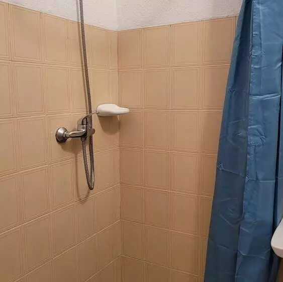 تختخواب و صبحانه Residencia Paris Marinha