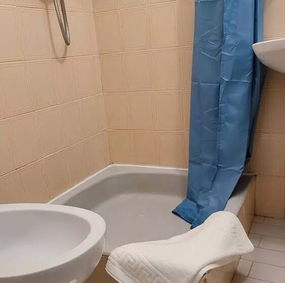 تختخواب و صبحانه Residencia Paris Marinha