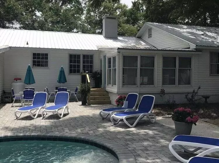 ベッドアンドブレックファースト The Cedar Point House