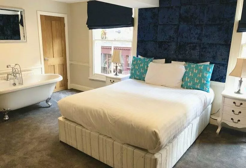 Hostelli The Wenns Chop & Ale House