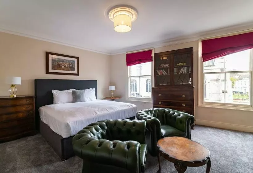 Hostelli The Wenns Chop & Ale House