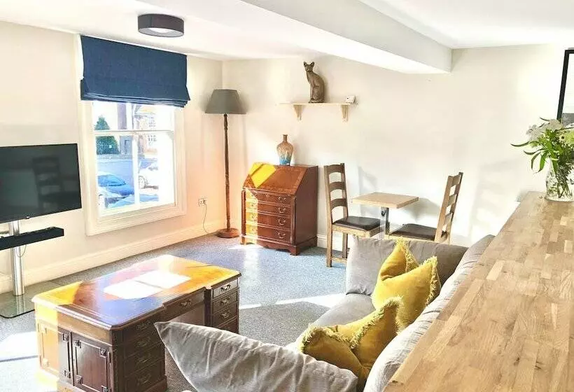 Hostelli The Wenns Chop & Ale House