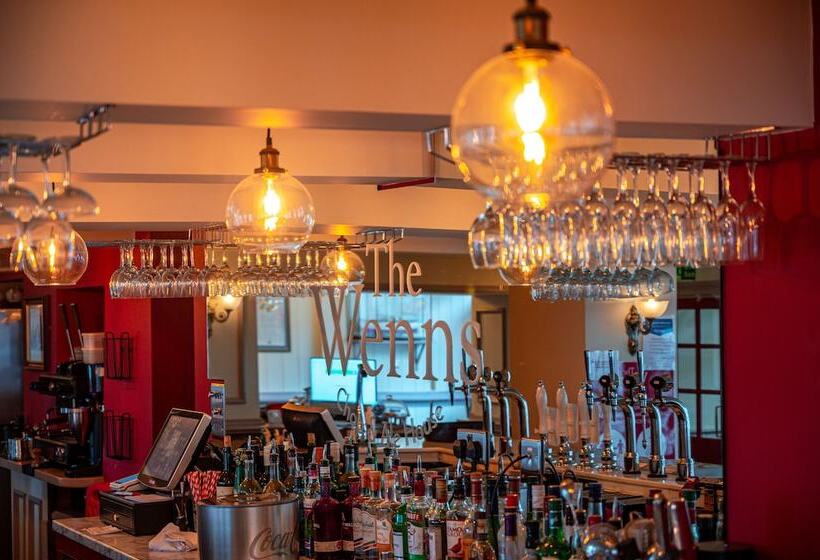 פונדק The Wenns Chop & Ale House