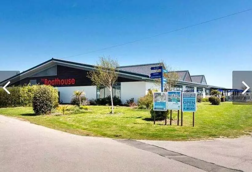 ホテル Captivating 2 Bed Villa In Pevensey