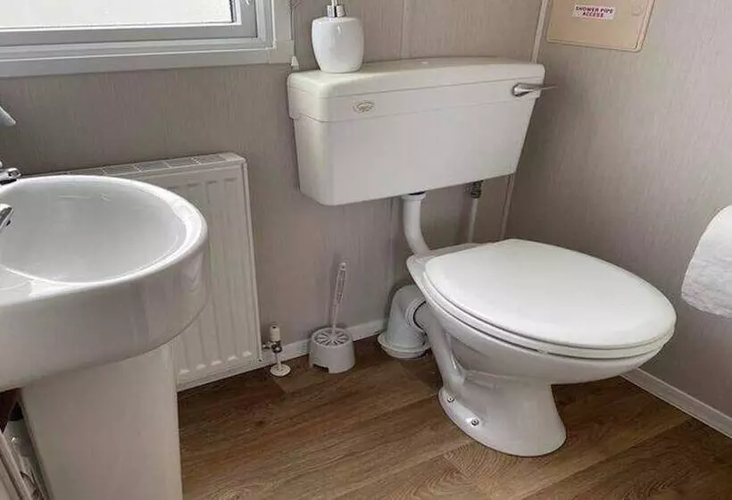 ホテル Captivating 2 Bed Villa In Pevensey
