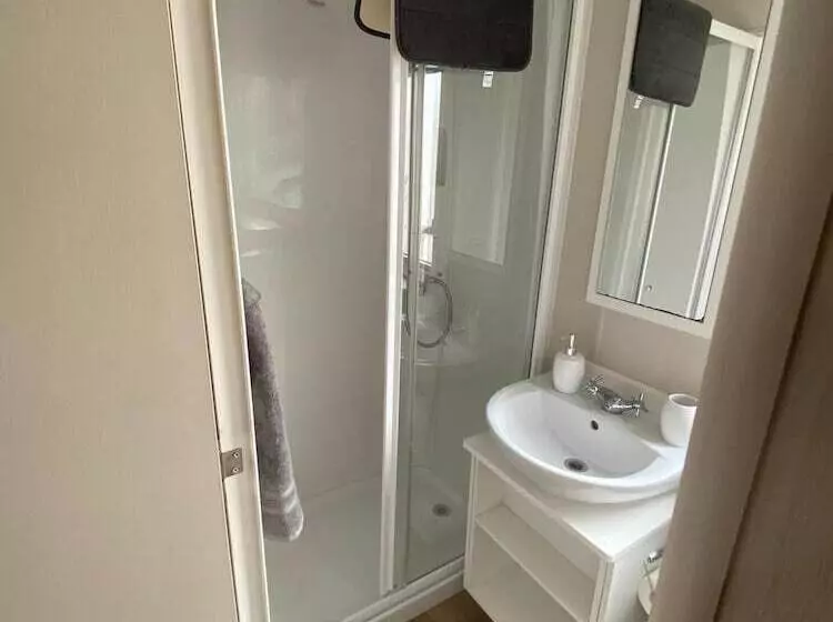 ホテル Captivating 2 Bed Villa In Pevensey