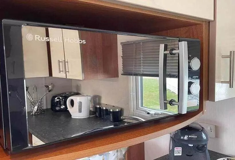 ホテル Captivating 2 Bed Villa In Pevensey