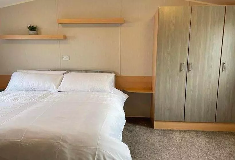 ホテル Captivating 2 Bed Villa In Pevensey