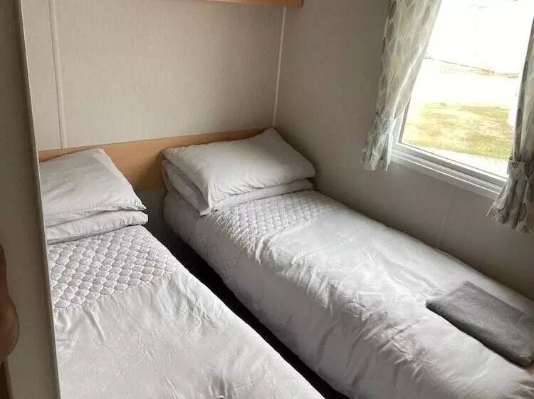 ホテル Captivating 2 Bed Villa In Pevensey
