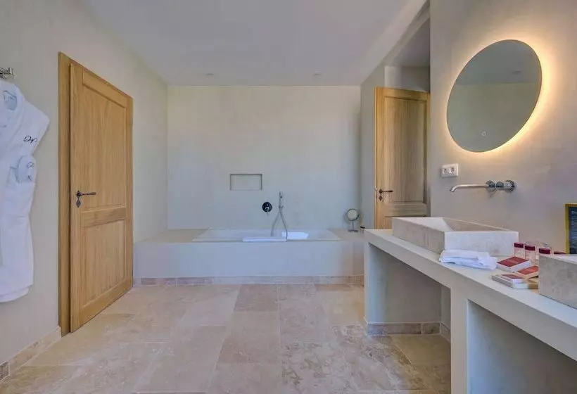 ホテル Domaine De Privadière & Spa