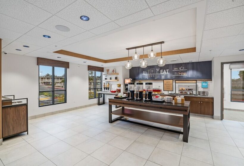 Отель Hampton Inn Morro Bay