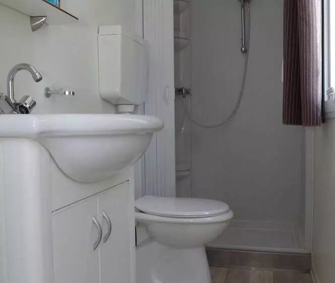 Hotelli Happy Camp In Camping Karavomilos Beach