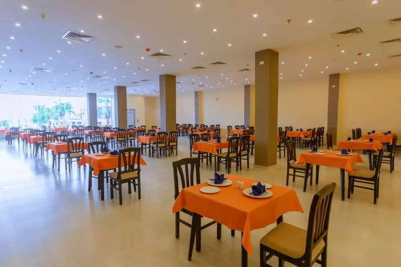 هتل La Rosa Waves Beach Resort And Aqua Park