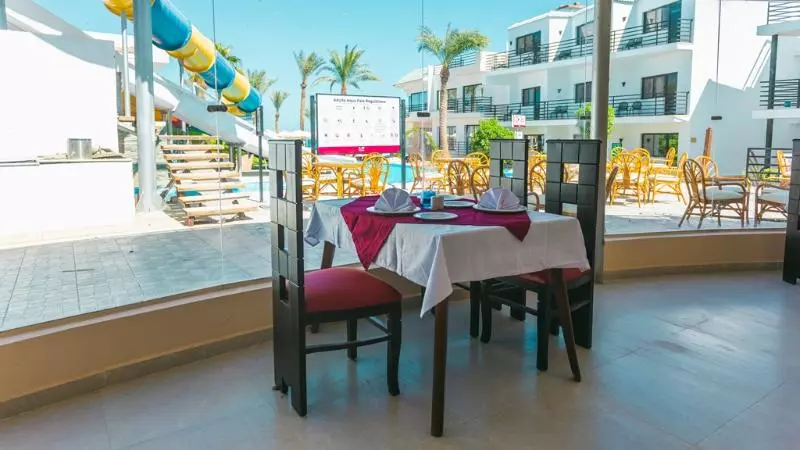 هتل La Rosa Waves Beach Resort And Aqua Park