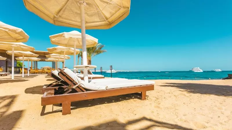 هتل La Rosa Waves Beach Resort And Aqua Park