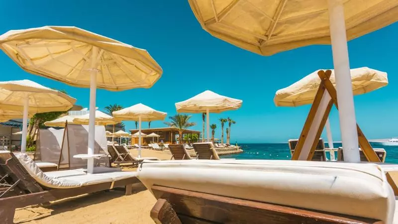 هتل La Rosa Waves Beach Resort And Aqua Park