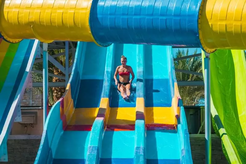 هتل La Rosa Waves Beach Resort And Aqua Park