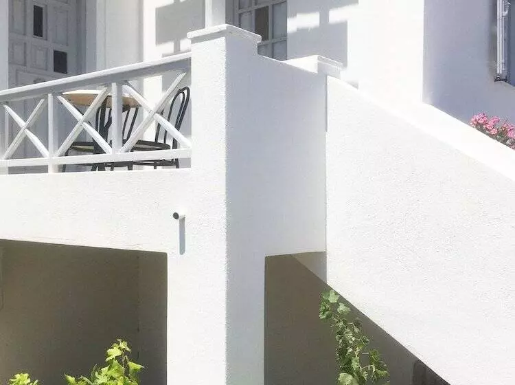 Hotelli Nostos Studio