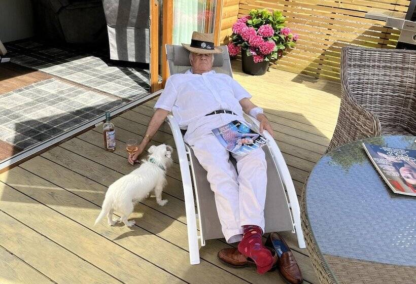 ホテル Oak Boutique Lodge Includes Hot Tub, Air Con & Dog