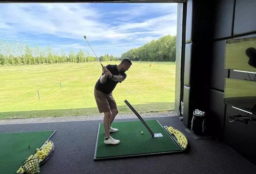 Hotelli Oak Boutique Lodge Includes Hot Tub, Air Con & Dog