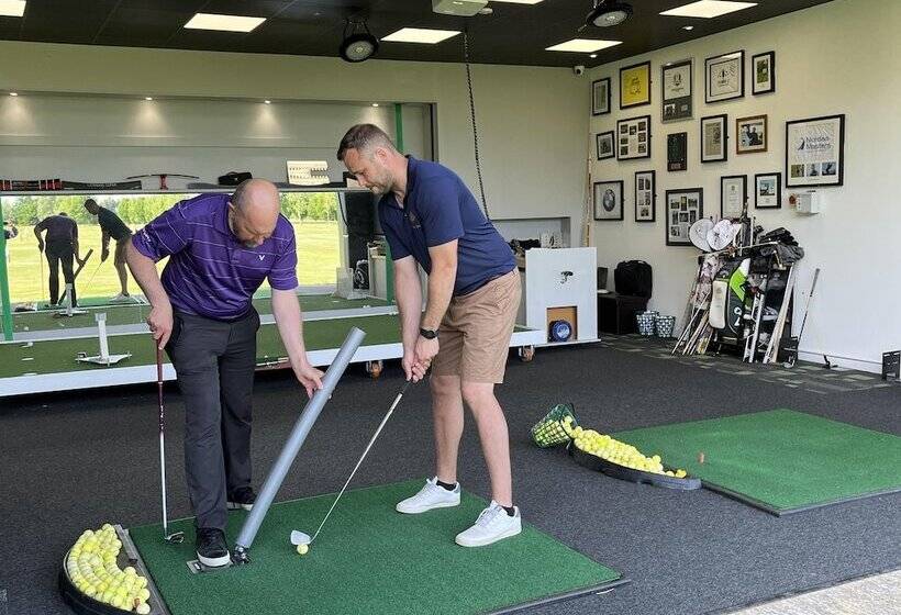 ホテル Oak Boutique Lodge Includes Hot Tub, Air Con & Dog