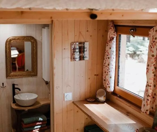 ホテル Tiny Stay Ecolodge