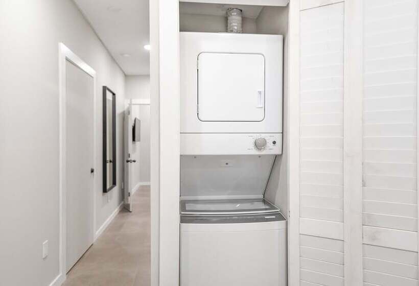 Miami Vibes In East Little Havana