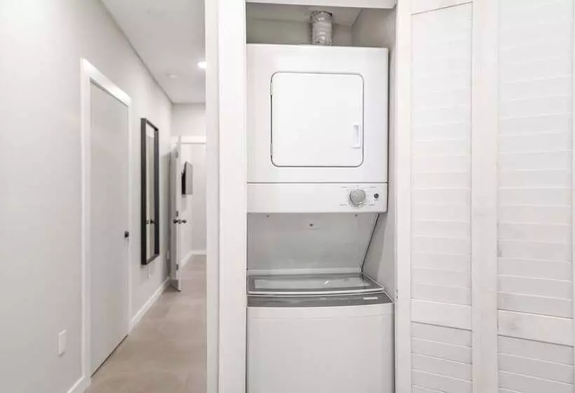 Miami Vibes In East Little Havana